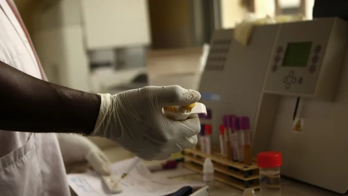 Coronavirus : l’AFD et l’Inserm mettent en oeuvre un dispositif de soutien de 1,5 million d’euros pour l’Afrique francophone