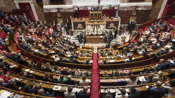 hémicycle assemblée nationale députés loi