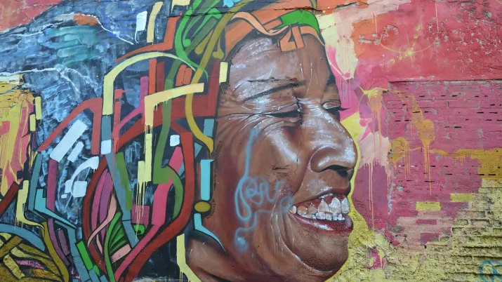 Visage de femme sur un mural en Colombie.