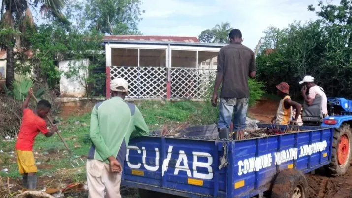 Le projet vise à contribuer à améliorer la situation sanitaire des populations, par un environnement assaini et un meilleur accès à l’eau potable à Madagascar