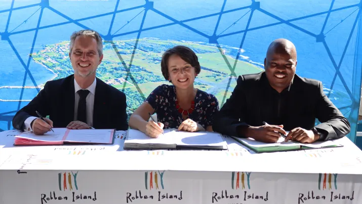 David Martinon, ambassadeur de France en Afrique du Sud; Marie-Hélène Loison, Directrice Régionale de l'AFD en Afrique Australe; Lebogang Mogoera, CEO de Robben Island Museum.