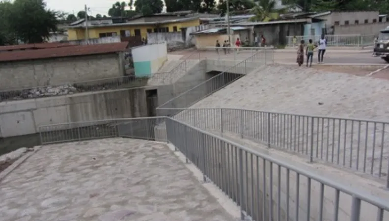 Améliorer l'évacuation des eaux de pluies et la gestion des déchets à Brazzaville - Image