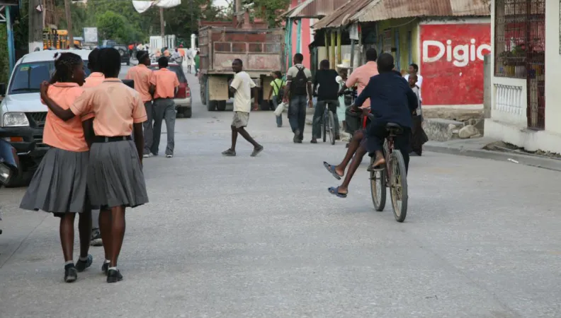 Haïti,city, street, girls