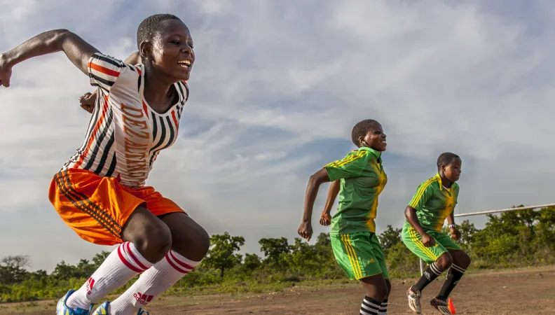 « Championnes » : le football pour faire progresser l’égalité filles-garçons en Afrique, FIFA, AFD, PLAN international