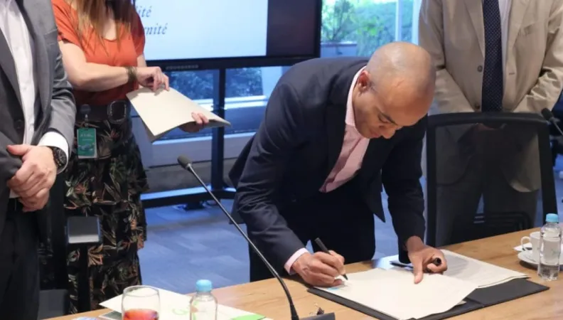 firma contrato miércoles afd y epm colombia