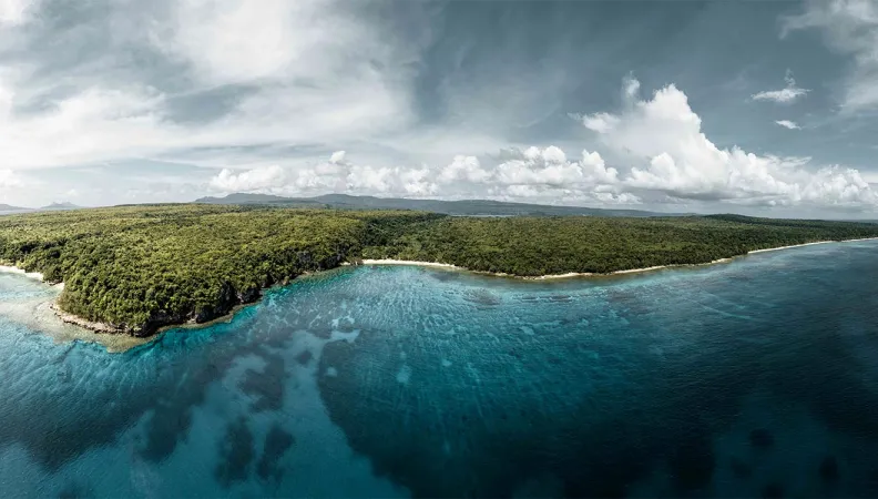 Vue d'un drone d'une île du Vanuatu