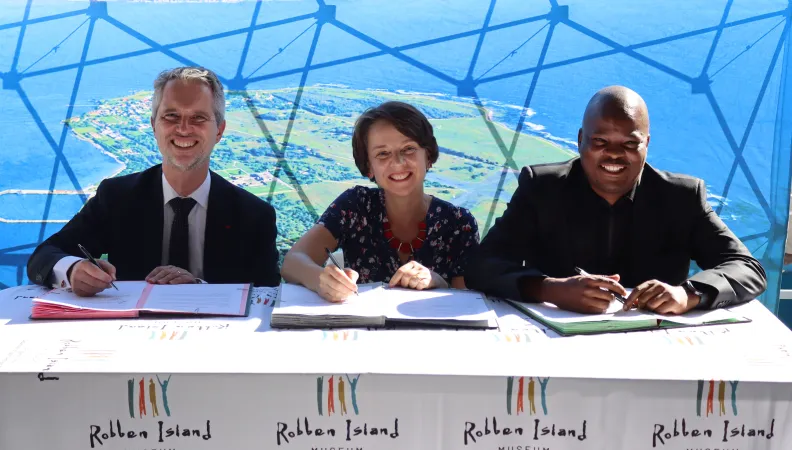 David Martinon, ambassadeur de France en Afrique du Sud; Marie-Hélène Loison, Directrice Régionale de l'AFD en Afrique Australe; Lebogang Mogoera, CEO de Robben Island Museum.